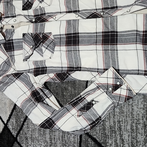 BKE STANDARD FIT FLANNEL PLAID PEARL SNAP-BUTTON LONG-SLEEVED SHIRT - Picture 4 of 14